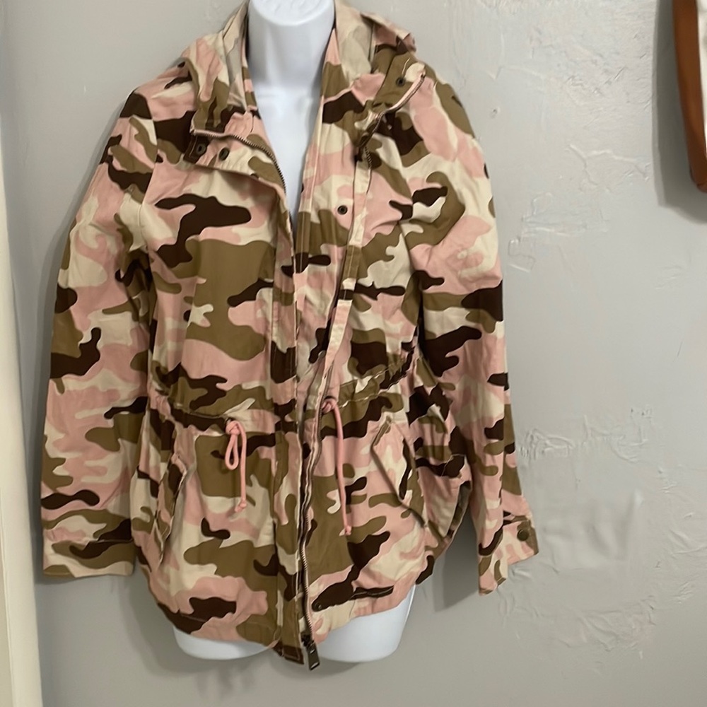 Camo jacket with hoodie